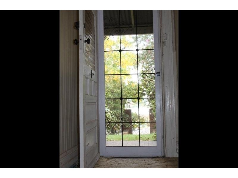 115 Edwards Street, Young NSW 2594