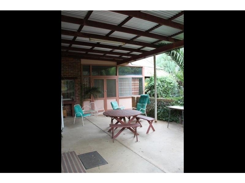 115 Edwards Street, Young NSW 2594