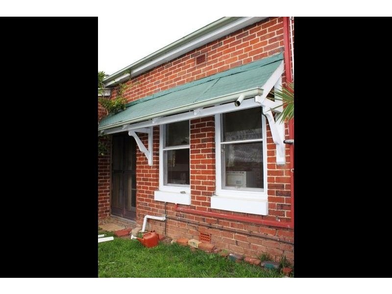 115 Edwards Street, Young NSW 2594