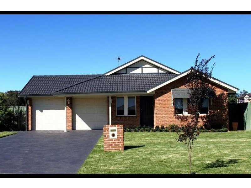 7 Garland Place, Young NSW 2594