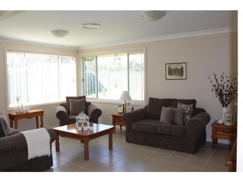 7 Garland Place, Young NSW 2594