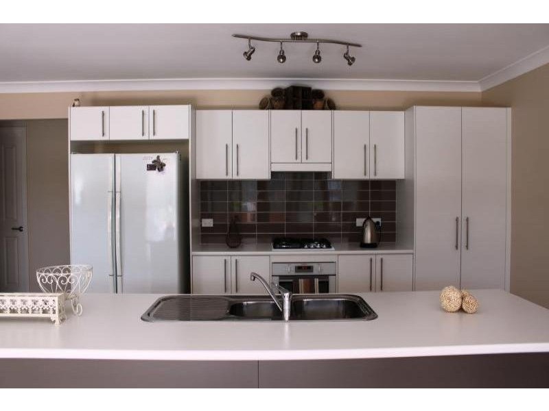 7 Garland Place, Young NSW 2594