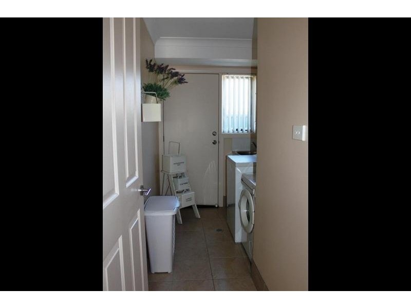 7 Garland Place, Young NSW 2594