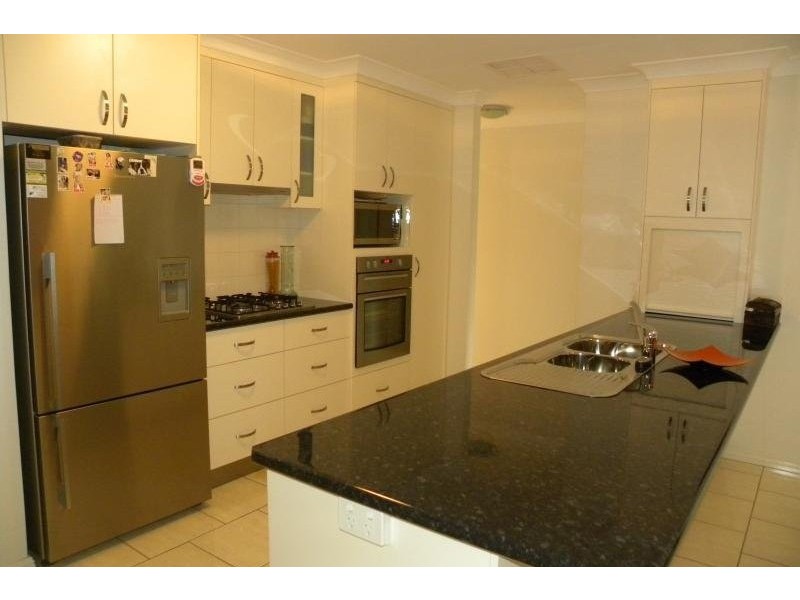 1/109 Thornhill Street, Young NSW 2594