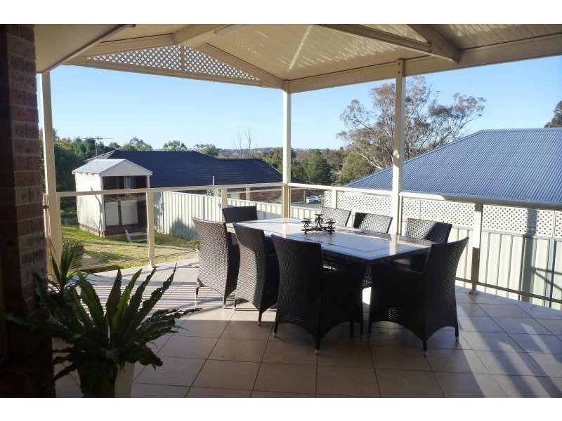 24 Mathew Street, Young NSW 2594