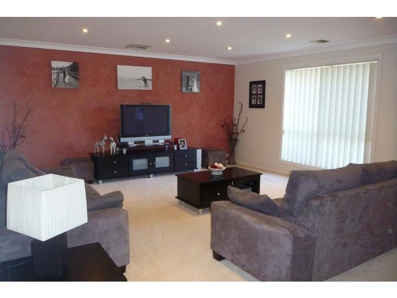 24 Mathew Street, Young NSW 2594