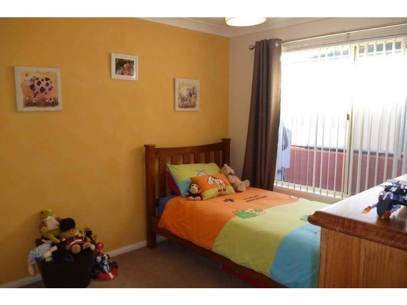 24 Mathew Street, Young NSW 2594