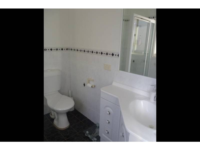 24 Mathew Street, Young NSW 2594