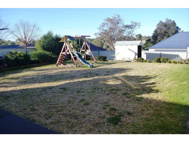 24 Mathew Street, Young NSW 2594