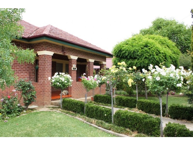 98 William Street, Young NSW 2594