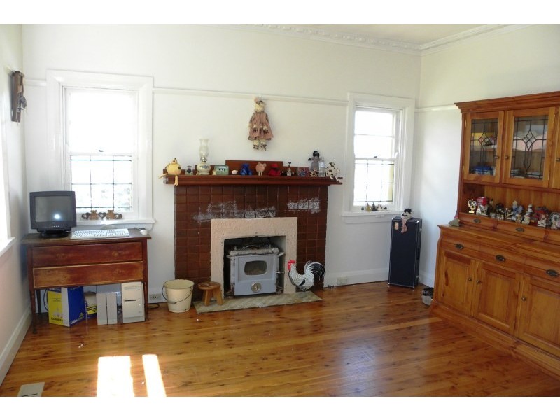 98 William Street, Young NSW 2594
