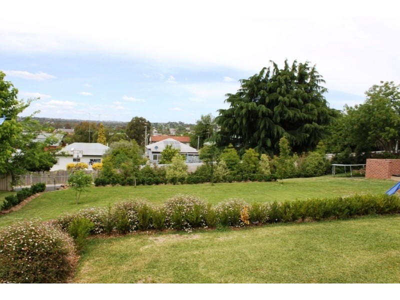 98 William Street, Young NSW 2594
