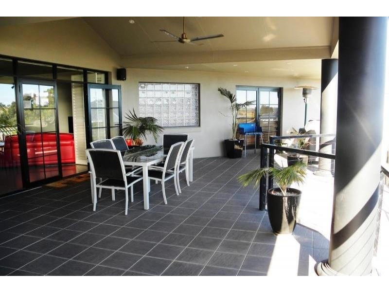 8 Gold Court, Young NSW 2594