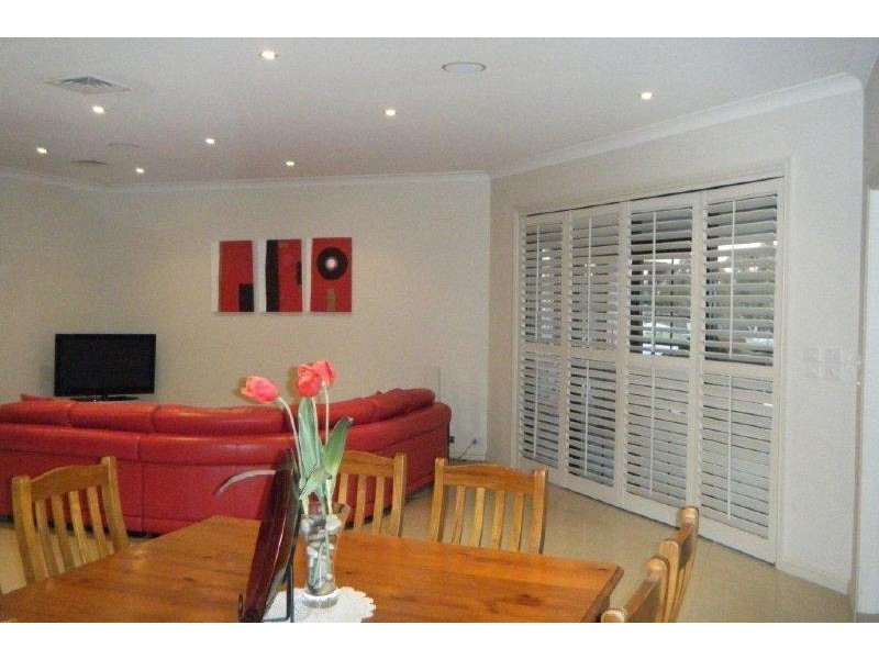 8 Gold Court, Young NSW 2594