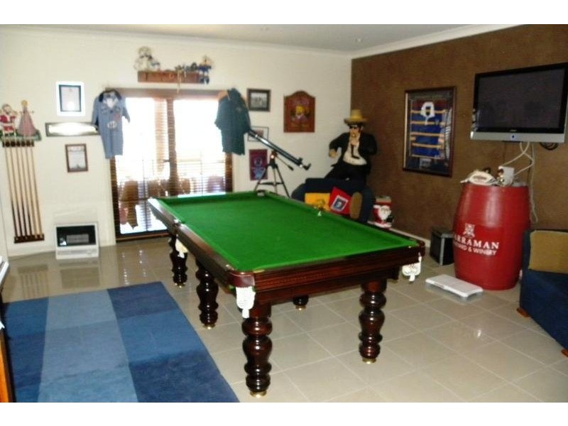 8 Gold Court, Young NSW 2594