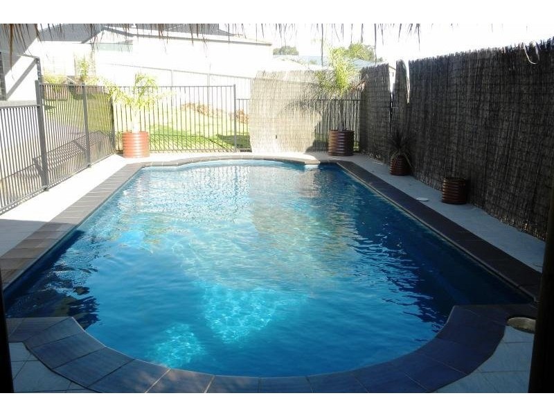 8 Gold Court, Young NSW 2594