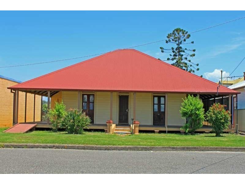 4 Tozer Street, West Kempsey NSW 2440