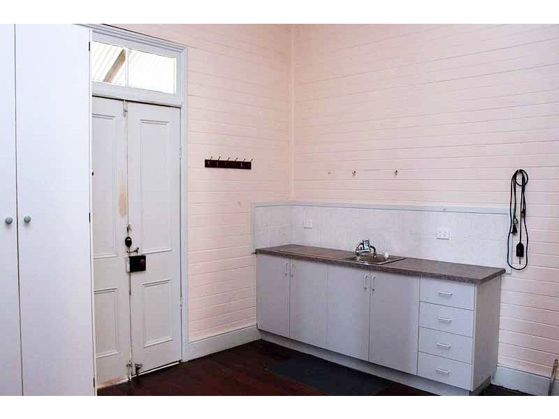 4 Tozer Street, West Kempsey NSW 2440