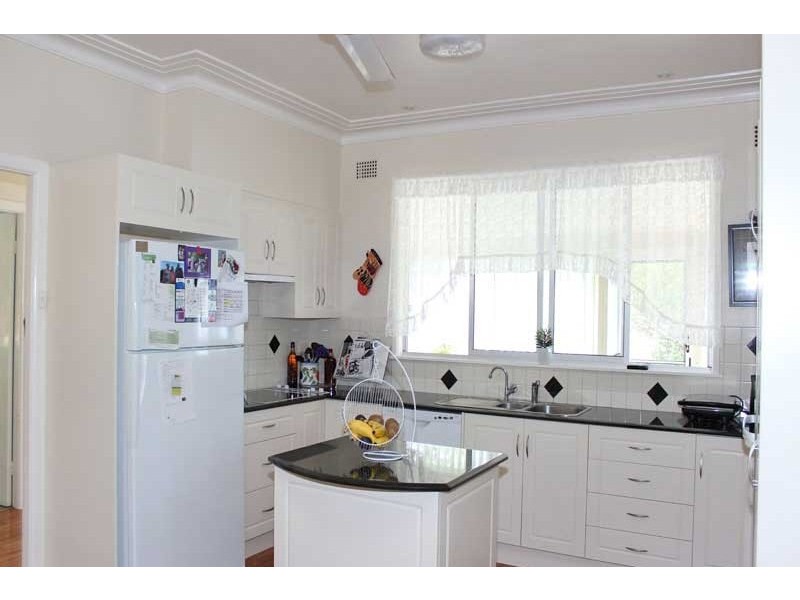 4 Russell Avenue, Smithtown NSW 2440