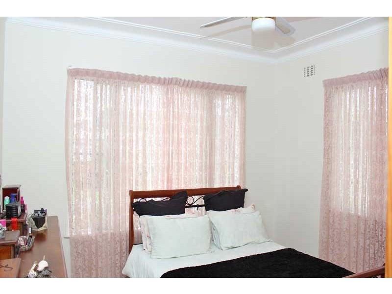 4 Russell Avenue, Smithtown NSW 2440