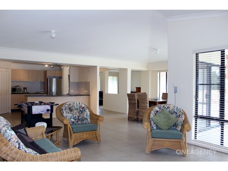 130 Neville Morton Drive, Crescent Head NSW 2440