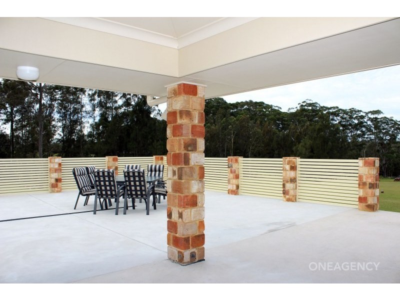 130 Neville Morton Drive, Crescent Head NSW 2440