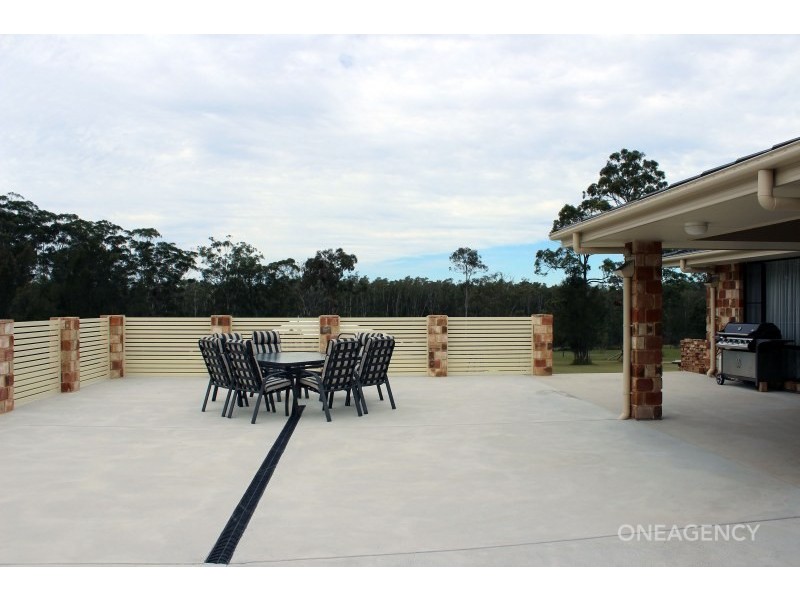130 Neville Morton Drive, Crescent Head NSW 2440