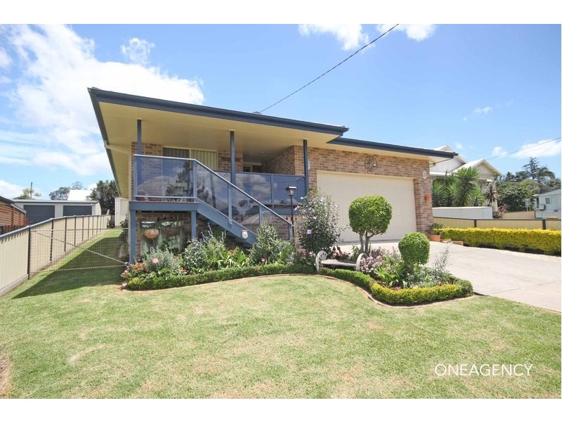 8 Queen Street, Greenhill NSW 2440
