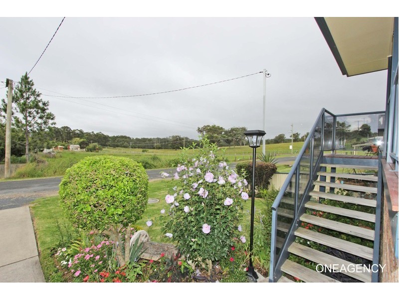 8 Queen Street, Greenhill NSW 2440