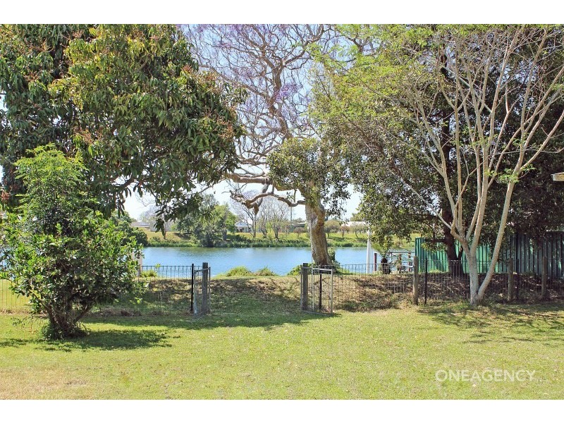 4 Vincent Avenue, Smithtown NSW 2440