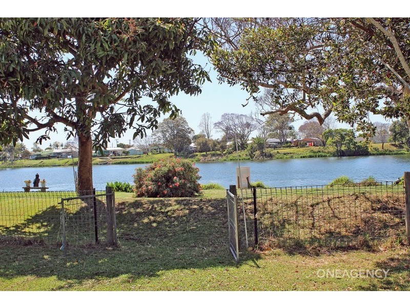 4 Vincent Avenue, Smithtown NSW 2440