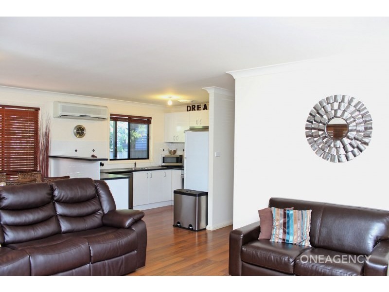 23 Charles Parry Place, Crescent Head NSW 2440