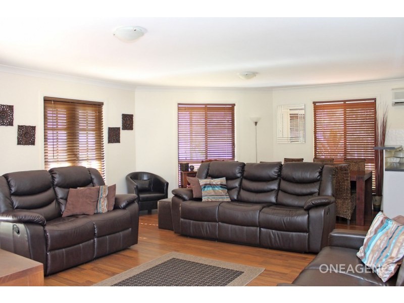 23 Charles Parry Place, Crescent Head NSW 2440