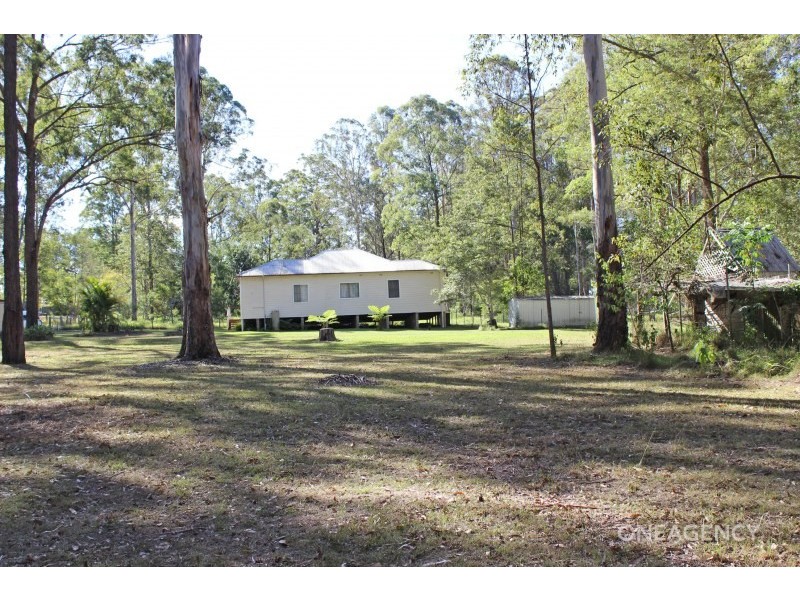 22 Hillview Drive, Yarravel NSW 2440