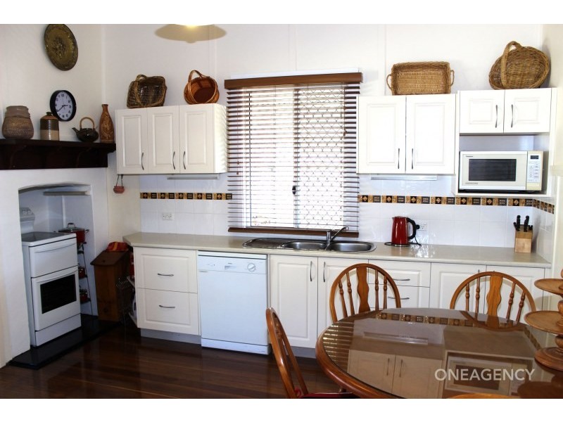 9 Wide Street, West Kempsey NSW 2440