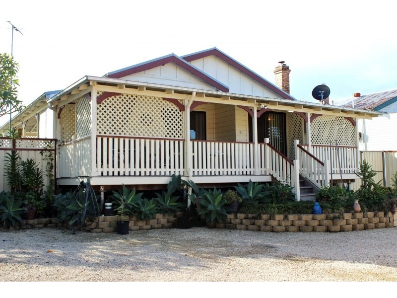 9 Wide Street, West Kempsey NSW 2440