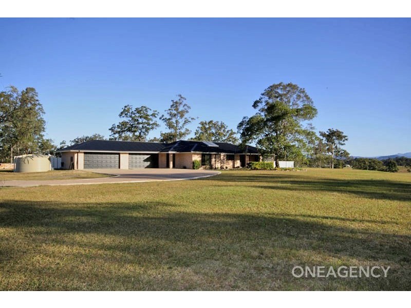 8 Wattle Place, Yarravel NSW 2440