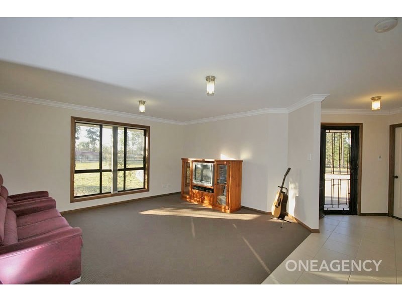 8 Wattle Place, Yarravel NSW 2440