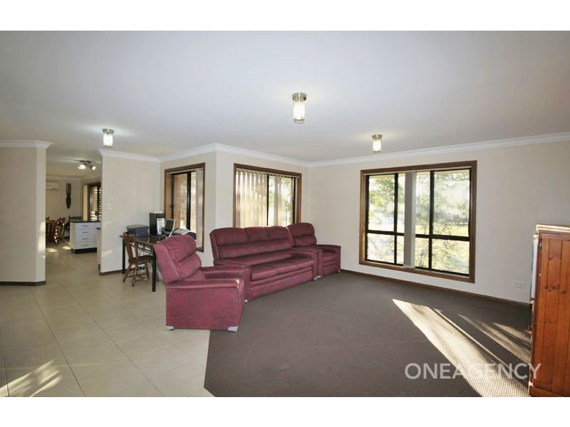 8 Wattle Place, Yarravel NSW 2440