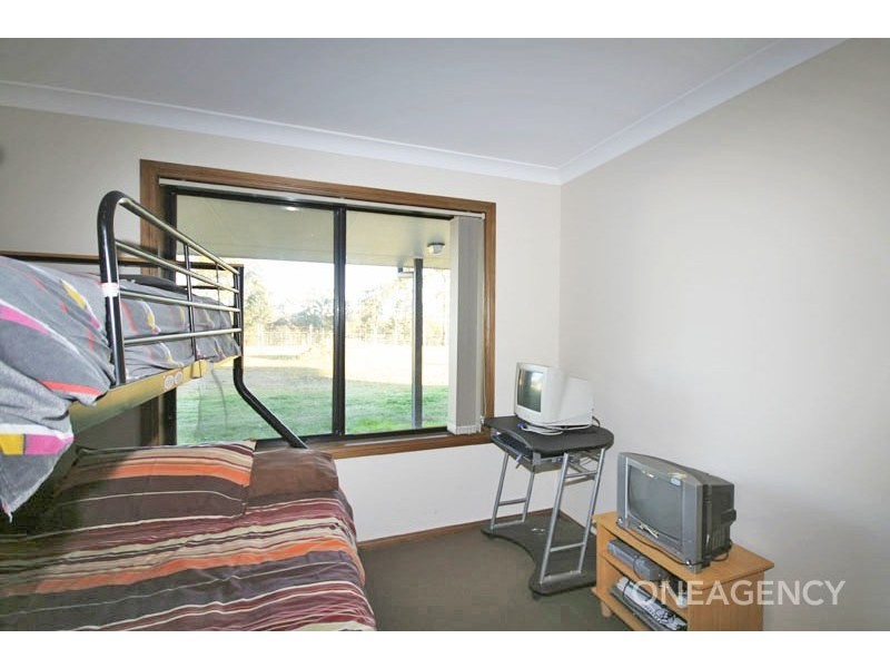 8 Wattle Place, Yarravel NSW 2440