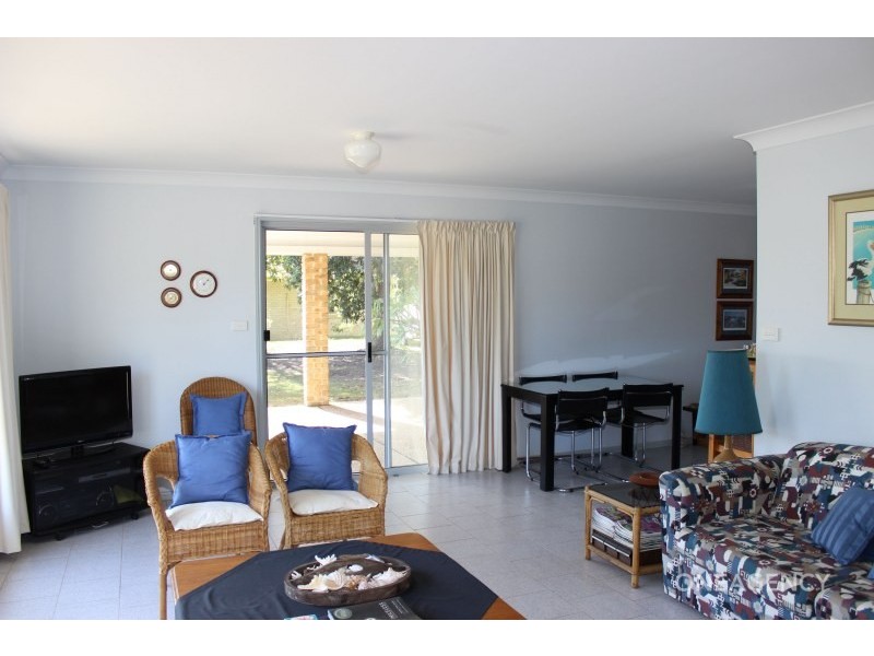 1 Schnapper Close, Hat Head NSW 2440