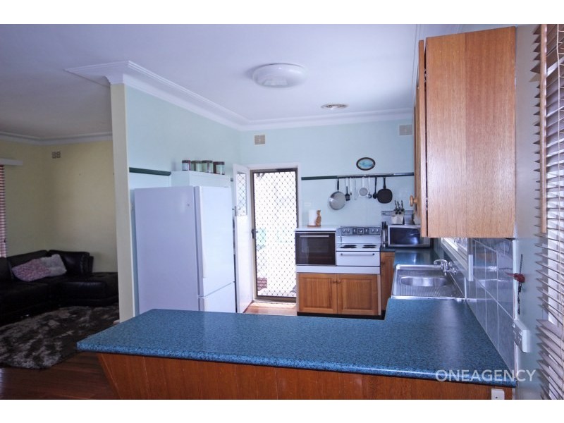 33 Wide Street, West Kempsey NSW 2440