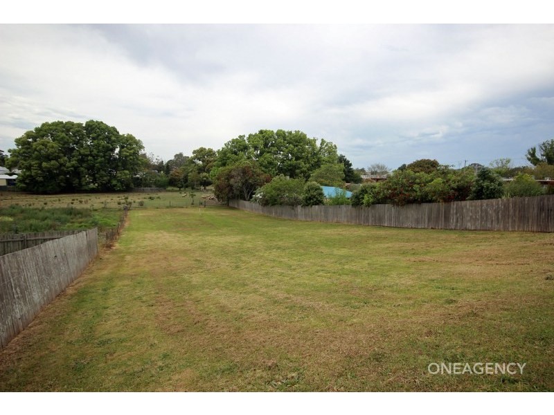 33 Wide Street, West Kempsey NSW 2440