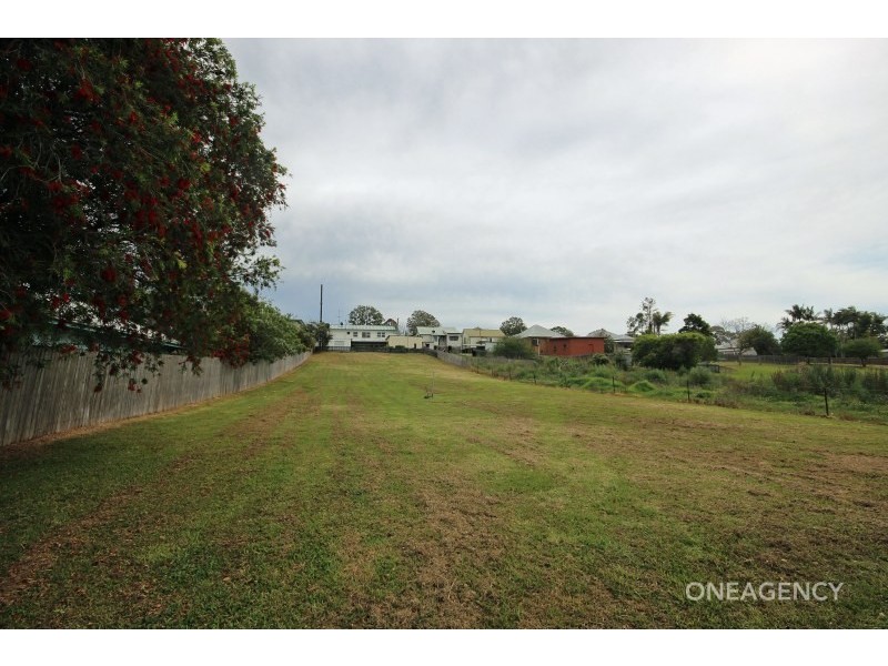 33 Wide Street, West Kempsey NSW 2440