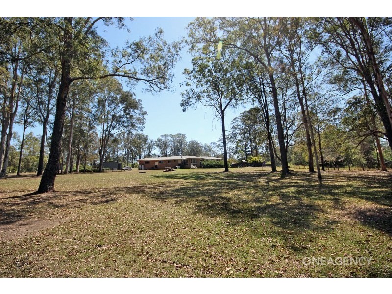 24 Hillview Drive, Yarravel NSW 2440