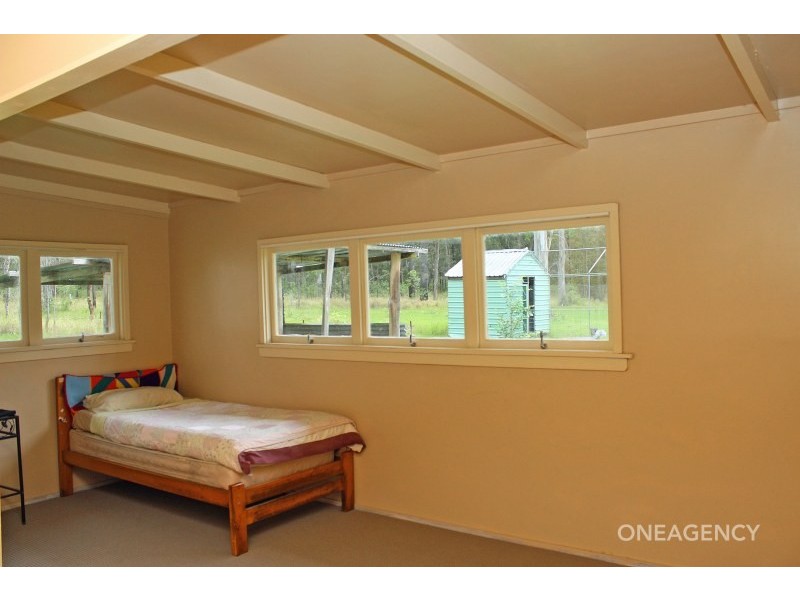 2 Silverwood Avenue, Temagog NSW 2440