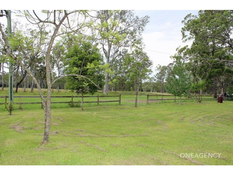 2 Silverwood Avenue, Temagog NSW 2440