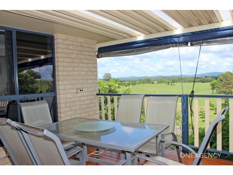 6 Springfields Drive, Greenhill NSW 2440