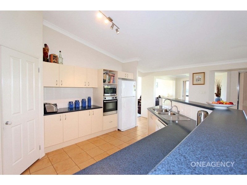 6 Springfields Drive, Greenhill NSW 2440