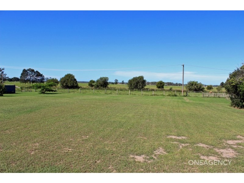 16 Riverside Drive, Kinchela NSW 2440